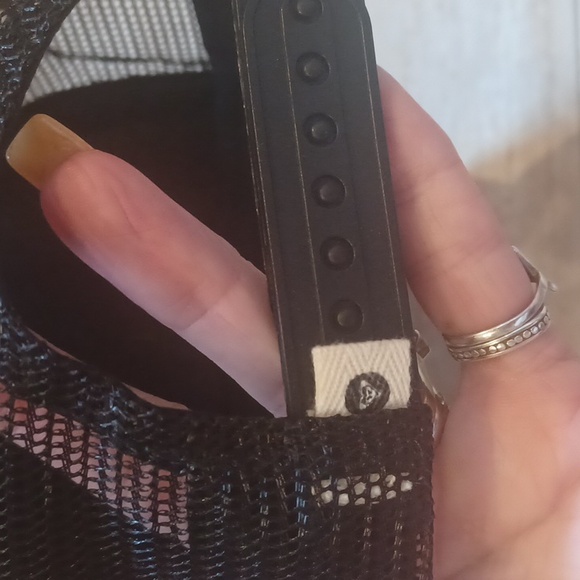 Roxy Black/White Floral Adjustable Trucker Hat - Picture 5 of 7